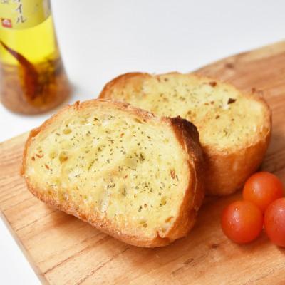 ふるさと納税 五木村 【五木産】ホワイト六片にんにく農家の手づくり　ガーリックオイル 200ml×1本 |  | 02