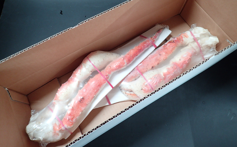 根室海鮮市場＜直送＞ボイルたらばがに脚約1kg(脚2本シュリンク爪あり)×2P(エアブラスト凍結) D-28050