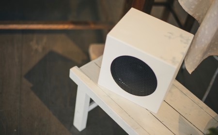 LATEM BASE キューブ型スピーカー 「LBK-V230」 雑貨 日用品 インテリア 小物 BGM 置き物 置き型 店頭 お店 自宅 リビング 寝室  サテンホワイト