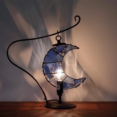 ふるさと納税 瀬戸市 Nijiiro Lamp ステンドグラスのテーブルランプ　月 ペールブルー |  | 01