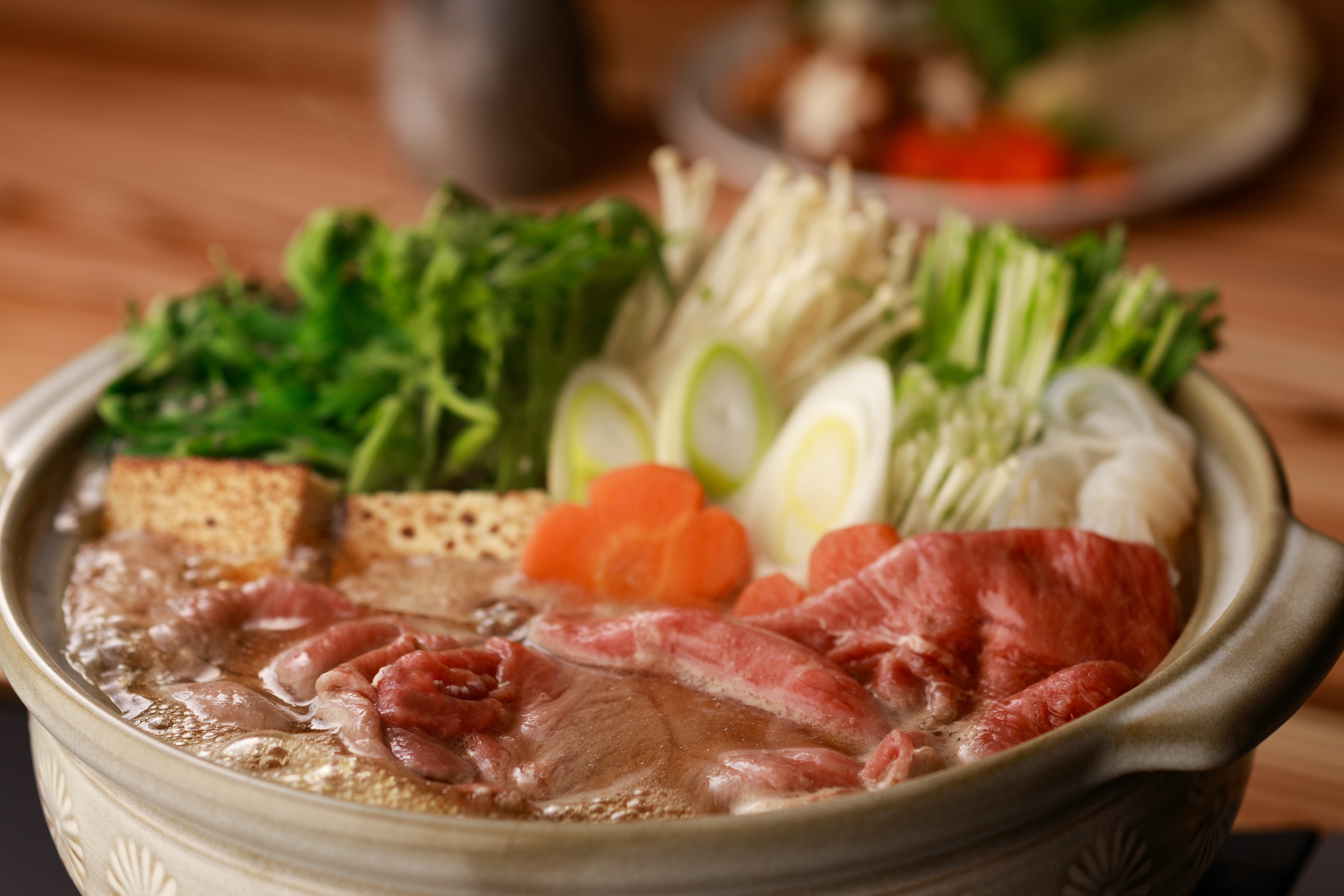 奥出雲和牛 赤身すきやき用 300g ×5回 【しまね和牛 黒毛和牛 自宅用 冷蔵 チルド 赤身 すきやき スライス 日時指定 定期便 D-16】