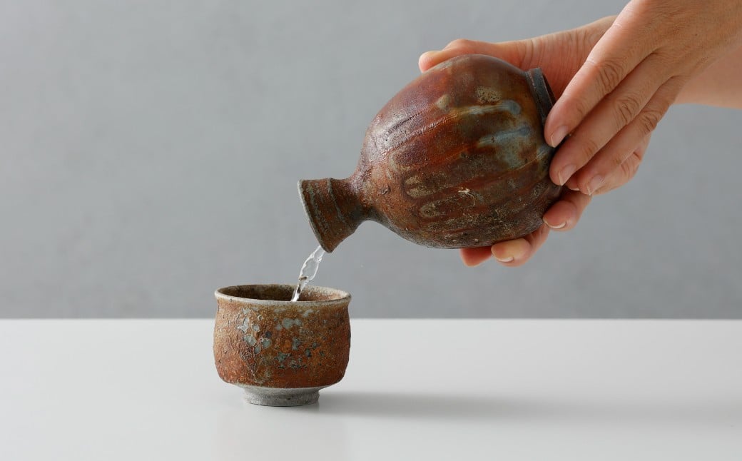 
            【セット】【金子窯】多々良焼／灰かぶりぐい呑みと徳利セット
          