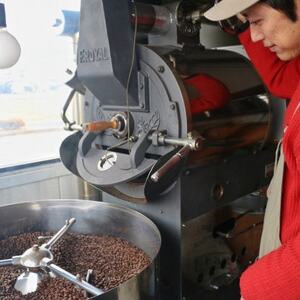濃厚な甘味と香ばしい珈琲200g粉とコーヒーの焙煎機で煎ったアーモンド100g【1410041】