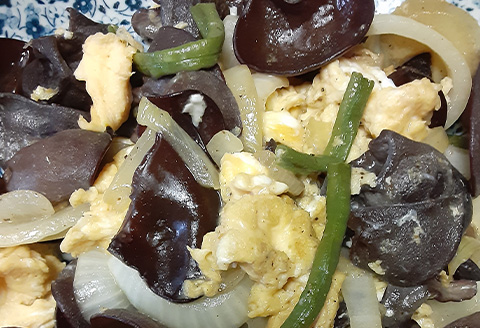 ドームハウスで育てたきくらげ 100g×8袋(合計800g) プリプリ食感 小分け 生きくらげ 木耳 きのこ 料理 調理