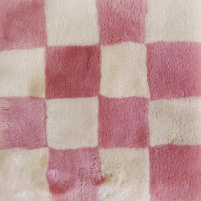ふるさと納税 桜井市 【ピンク】ムートンクッション Sサイズ(40×40cm　毛長:25mm)2枚 |  | 02