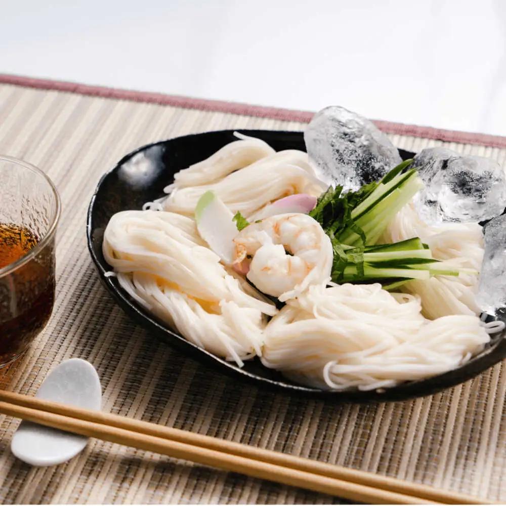 【特製木箱入り】 島原手延べそうめん「克の麺」 1kg -つゆセット / そうめん 島原そうめん 手延べ 麺 素麺 ギフト / 南島原市 / 藤田製麺[SGE001]