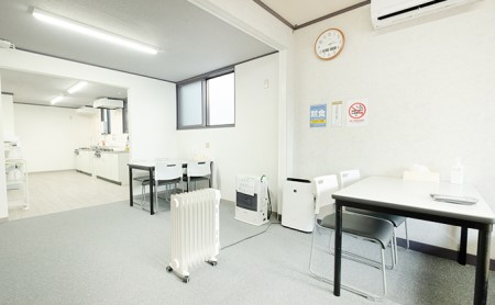 ゲストハウス松よし ご宿泊券 ダブルルーム 1泊1部屋2名様まで 宿泊チケット 旅行 家族 友人 夫婦 和 モダン 無人ゲストハウス 料理ができる オープンキッチン 喫煙ルーム トイレ シャワールーム