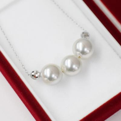 ふるさと納税 天草市 8-8.5mm あこや真珠 3連ネックレス シリコン入りミラーボール K18WG_S085-375 |  | 02