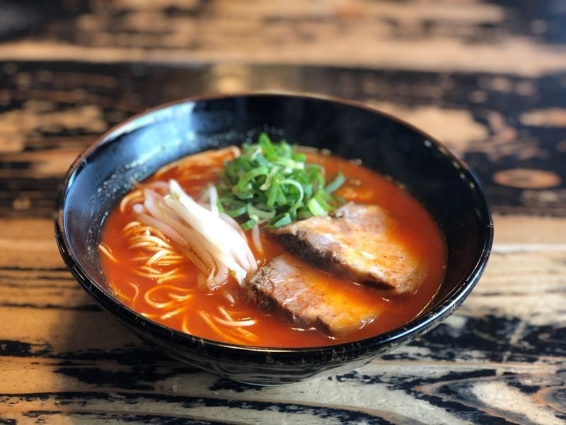 
                  旨辛豚骨ら～めん（２食入り）・ピリ辛高菜セット
                