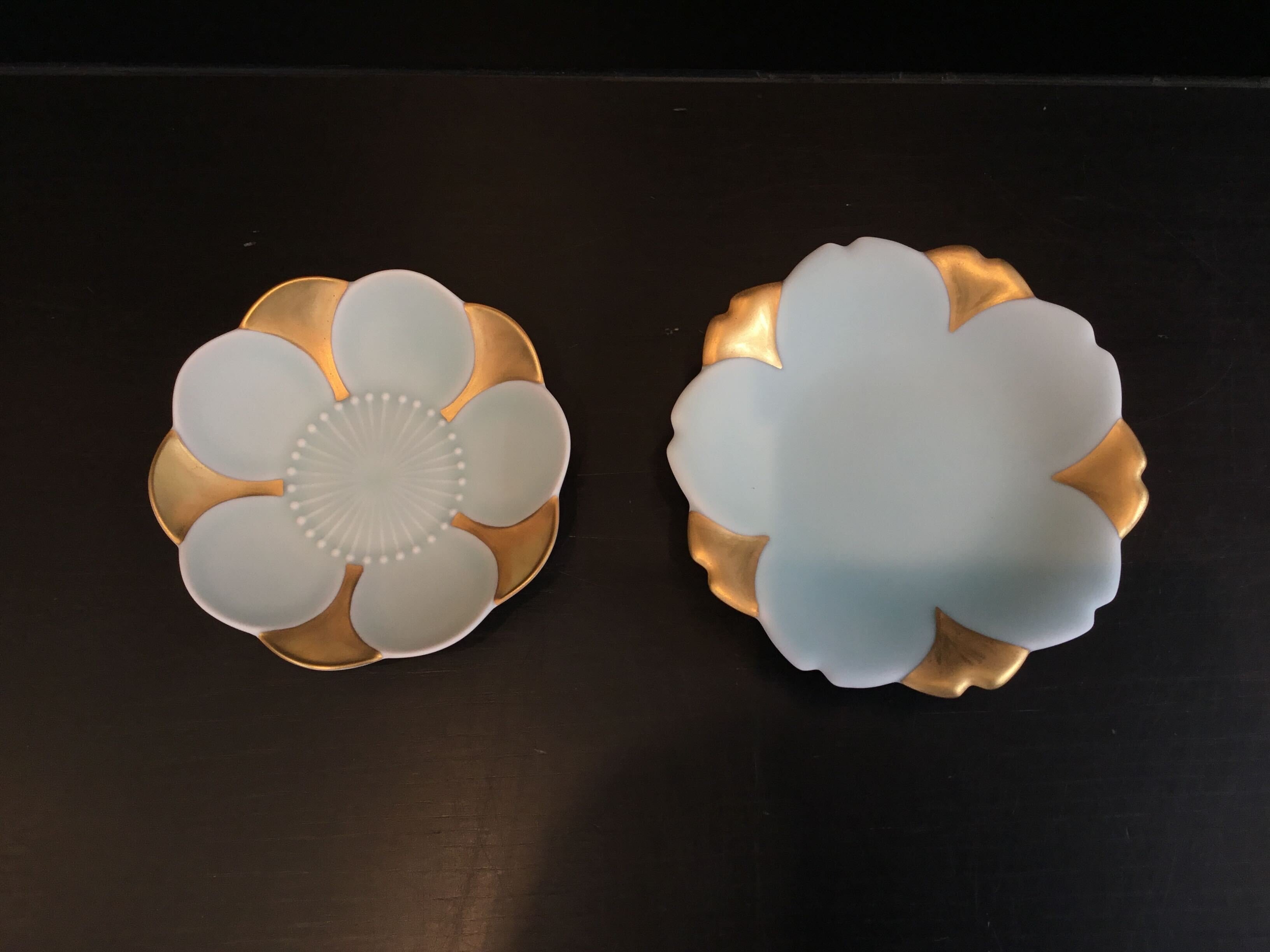 
                  【セット】畑萬陶苑 モイスト青磁 金彩 桜銘々皿・モイスト青磁 金彩 梅形皿
                