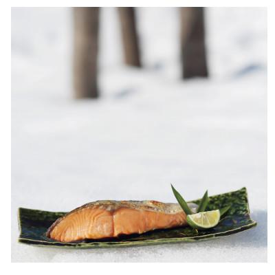 ふるさと納税 石狩市 <佐藤水産>雪中熟成鮭(中塩) 7切入 |  | 03