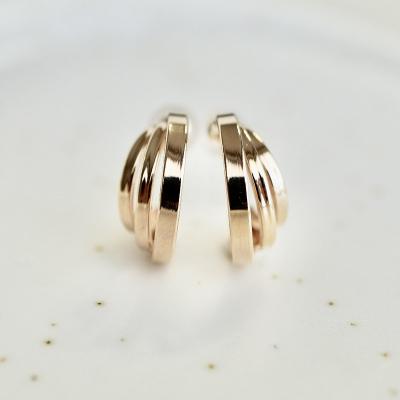 ふるさと納税 甲府市 【ジュエリー】K10 イエローゴールド 地金 3連 輪 ピアス 保証書付 SE-1722 |  | 01