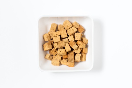 a10-1094　無添加 犬用 おやつ「鰹犬」焼津産燻製まぐろキューブ5袋