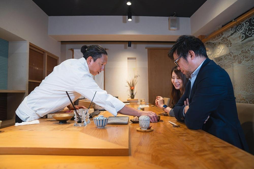 【ながり鮨錬Ren】神戸：≪ディナー≫厳選おまかせ　全23品ペアお食事券（ぐるなびセレクション）