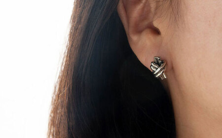 ロッソエブルー Knot pierce M シルバー 925 両耳用 結び スタッドピアス 岐阜市 / アフェクト[ANGT013]