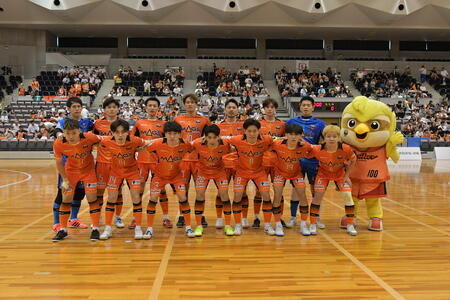 【11月8日開催】シュライカー大阪ホームゲーム （岸和田市総合体育館） 観戦チケット 1名分＋【グッズ】サイン入りTシャツ付き Fリーグ フットサルチケット