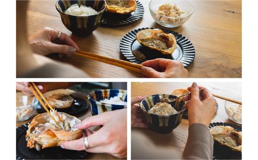 殻を丁寧に取り除き、小分けにしているので
2～3人で召し上がるのにも、おひとりで思う存分味わうのにもぴったりのセットです。