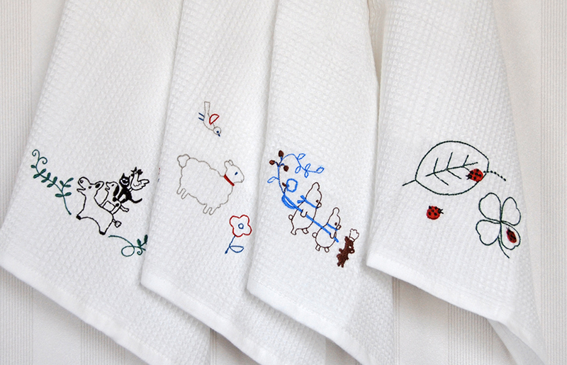 【スピード発送】シンジカトウ「ふきぴか キッチンタオル（刺繍）」セット【泉州タオル 国産 吸水 普段使い 無地 シンプル 日用品 家族 ファミリー】 G2194