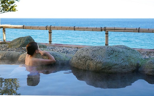 眺望自慢の熱川館　平日限定　最上階　露天風呂付客室　ペア宿泊券　G004／利用券　温泉　静岡県　東伊豆町