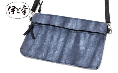 【伊と幸】《白生地の老舗が贈る》正絹染めサコッシュ（絞り染め・鉄紺）
