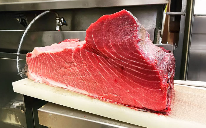 お魚屋さんの手作り 塩麹入りマグロジャーキー粉末 (3袋) お魚屋さん 手作り マグロ ふりかけ 塩こうじ 沖縄市 / 魚商ばってん [BCCE006]