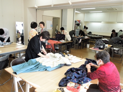 かわさきマイスター講師による「シニアが輝く着物リメイク講座」