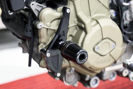 【AELLA】DUCATI ハイパーモタード｜エンジンスライダー (Hypermotard698Mono) AE-68166 ［ 京都 バイク カスタム パーツ 人気 おすすめ ツーリング ライダー 