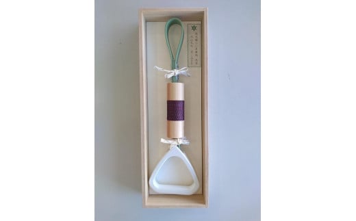 【京都市交通局】地下鉄烏丸線20系車両「吊手（北山丸太・京くみひも）」組み方：四つ組／色：菫（すみれ）（春）［ 京都 京都市交通局 交通局 地下鉄 烏丸線 20系 車両 京くみひも 吊手 新型車両 ギフト 人気 おすすめ 送料無料 ふるさと納税 ］