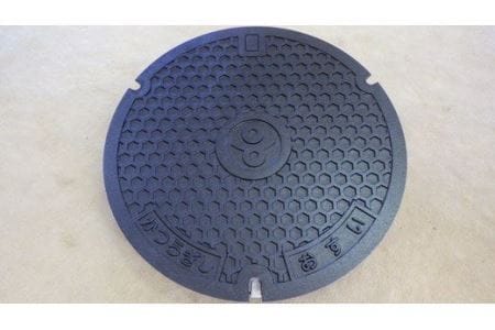 奈良県葛城市　和柄亀甲デザイン　未使用マンホール鉄蓋