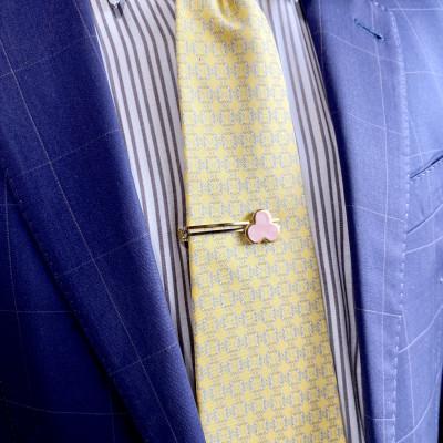 ふるさと納税 茅ヶ崎市 ArtOpus. ネクタイピン ファミリア ピンク 湘南 茅ヶ崎市 陶磁器 アートギフト |  | 01