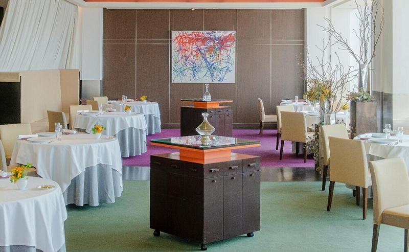 【東京丸の内】Sens & Saveurs（サンス・エ・サヴール）北海道白糠食材ランチコース 3名様