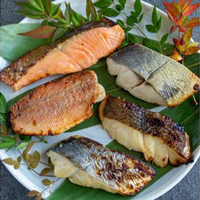 【ふるさと納税】レンジで簡単　西京焼きセット(さわら、カレイ、銀鮭、銀ひらす、赤魚　各種2切)計10切 | 西宮 老舗仕出し店 西京焼き詰合せ 電子レンジ調理 人気 おすすめ 魚介 和食 惣菜 時短料理 お取り寄せ 通販 送料無料 ふるさと納税