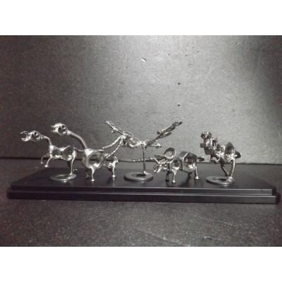 ふるさと納税 勝山市 オールステンレスネジ恐竜　ミニネジ恐竜5体セット(ケース付き) |  | 01