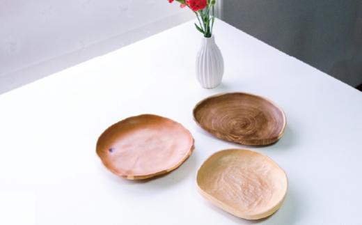 
[№5930-0211]木芸作家たまさんが造る　木のお皿
