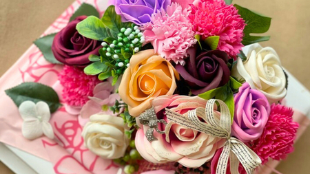 シャボンフラワー S 陶器のフラワーポット フラワーギフト 贈り物 ギフト 誕生日 プレゼント 石鹸素材 枯れないお花  [DP001sa]