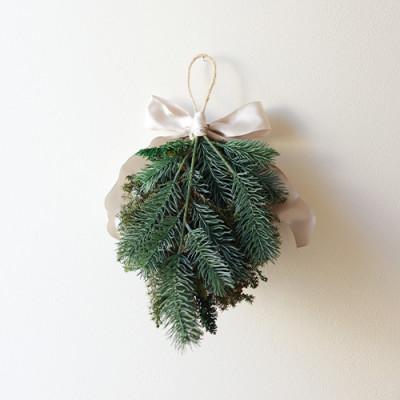 ふるさと納税 山梨市 クラシカルなデザインで飾る場所を選ばないクリスマススワッグ |  | 03