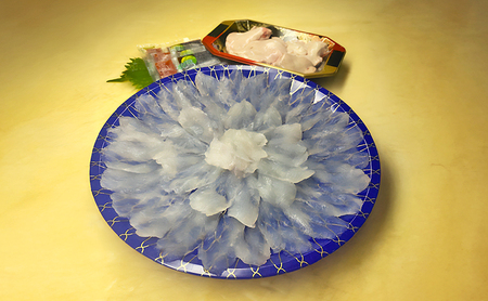 先行予約 かわはぎ 薄づくり ＆ 生肝 計300g 2～3人前 10月～4月配送 淡路島 由良産 カワハギ ウマヅラハギ 魚 魚介 海鮮 鮮魚  刺身 つまみ 酒の肴 洲本市 お届け：2026年10月