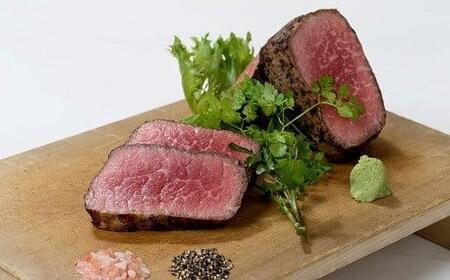 職人が焼き上げた 炭火焼 ローストビーフ 500g (独自の直火焼き製法 ローストビーフ 牛肉 ローストビーフ ブロック ローストビーフ 肉 ローストビーフ ソース付き ローストビーフ 500g ロー
