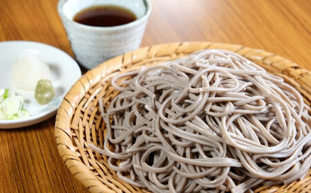 【ふるさと納税】池田商店「信州黒姫 地粉そばセット」8食分（乾麺200g×4把+つゆ8袋付き）。信濃町産そば粉を使った中太麺の田舎そば【長野県信濃町】