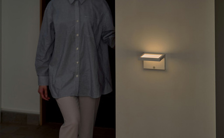 乾電池式LEDセンサーライト パネルウォールタイプ ライト