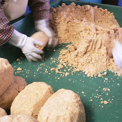 ふるさと納税 南会津町 旨さ凝縮!南会津町産　二年熟成あやこがね味噌1kg入り×5袋 |  | 02