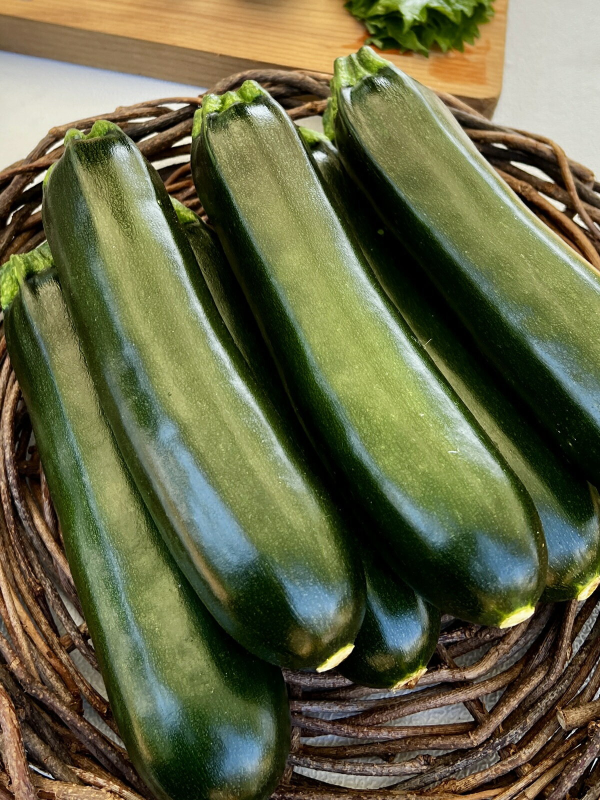 【ふるさと納税】 木島平産ズッキーニ 約2kg 太地農園 | 野菜 夏野菜 やさい ベジタブル vegetable ズッキーニ ウリ科 カボチャ属 ラタトゥイユ 冷製 煮込み料理 焼き野菜 ゆで野菜 BBQ 2kg箱 木島平村 長野県 信州 北信州