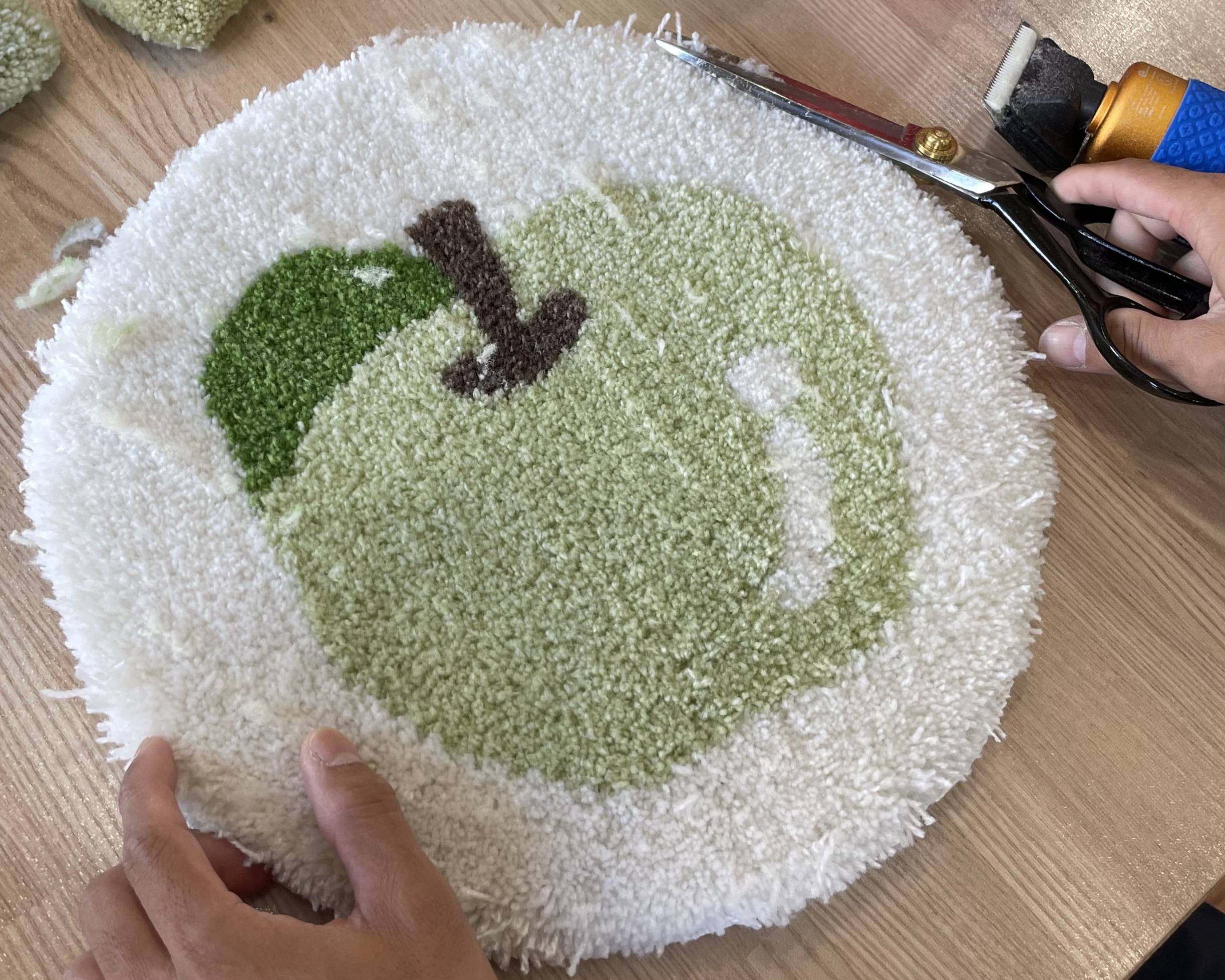 【体験】SORATOBU tufting studio 当日持ち帰り！チェアラグワークショップ（φ30cm）