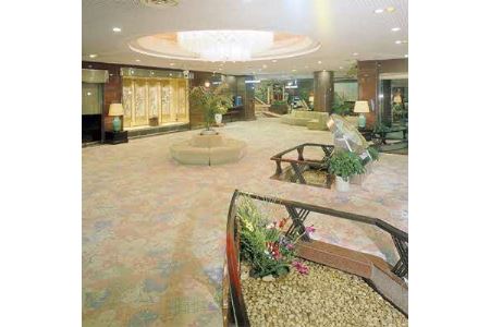 湯郷温泉　湯郷グランドホテル　一泊二食付ペア宿泊券　(平日限定・夕食は基本会席料理)【1083495】