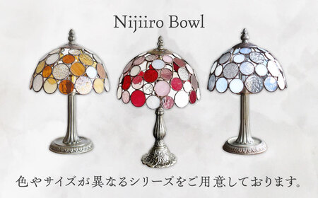 Nijiiro Lamp のステンドグラスのテーブルランプ ニジイロボウル ホワイト【1219644】