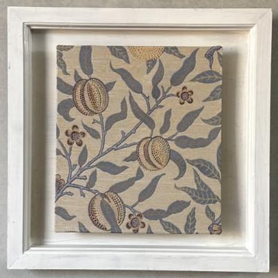 ふるさと納税 岡崎市 【ウィリアム　モリス】壁掛け　額縁セット　フルーツ　白 |  | 01