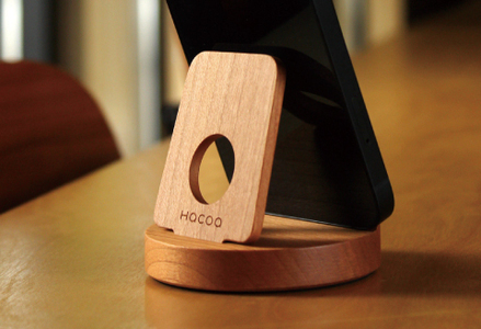 【Hacoa】汎用性高い木製スマートフォンスタンド チェリー「Smartphone Stand」