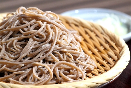 小田原・箱根唯一のそば畑から　小田原北条そば　贈呈用 生粉5割　200ｇ×5袋 生粉３割　200ｇ×5袋 そばつゆ【 そば 家庭用 自宅用 贈答品 贈答用 ギフト お取り寄せ 御中元 お中元 お歳暮 