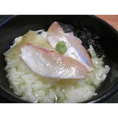 ふるさと納税 小浜市 熟成時冷蔵お届け、特別小さい小鯛を集めた小鯛笹漬け180g1個箱入り・GI取得の優れもの |  | 02