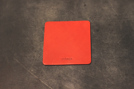 【minca】栃木レザーのコースター4枚セット  自宅、オフィス、キャンプシーンでのカフェタイムに/レッド　667